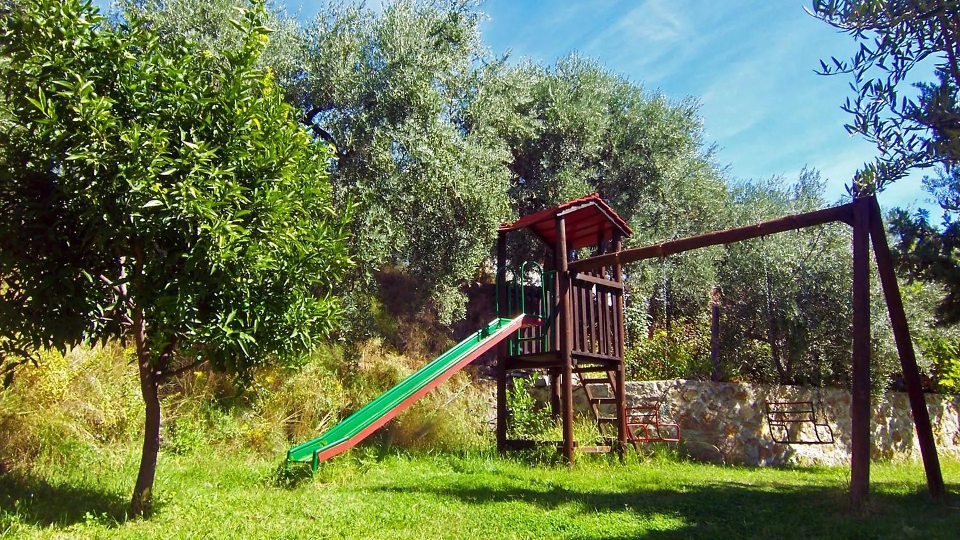 Holiday home Charmantes Ferienhaus Mit Pool Valor